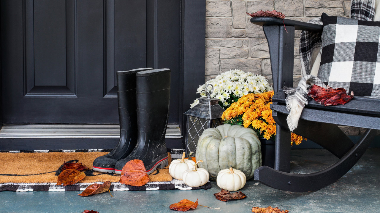 5 Weekend Projects to Boost Curb Appeal Before the Holidays
